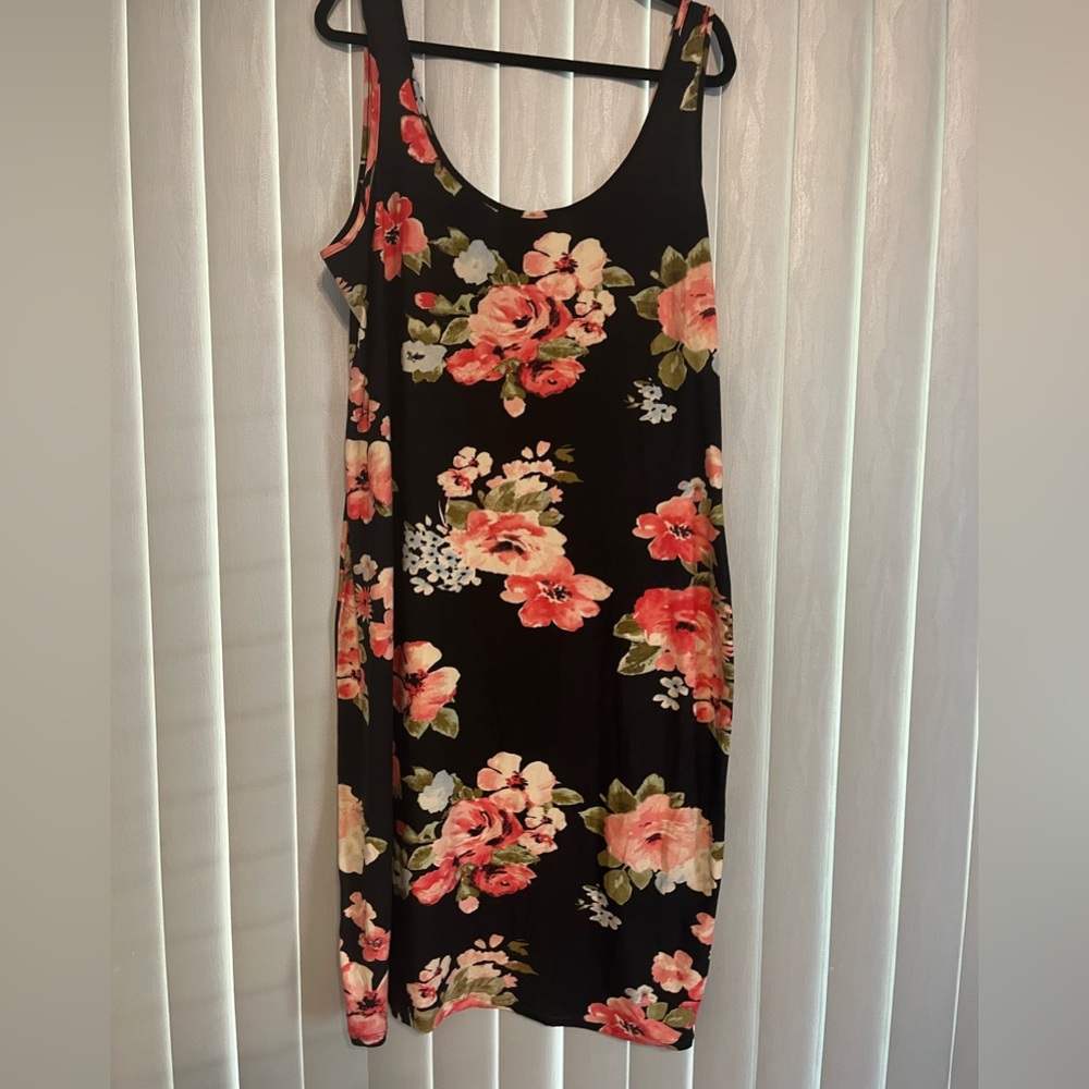 Floral Sleeveless Dress - Black and Pink